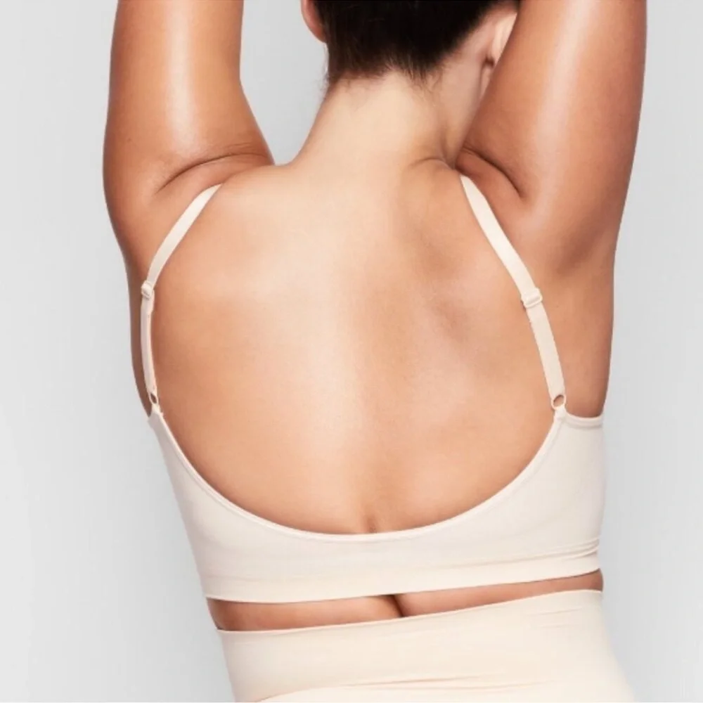 SKIMS NWOT Seamless Sculpt Bralette - Sand - Picture 2 of 3